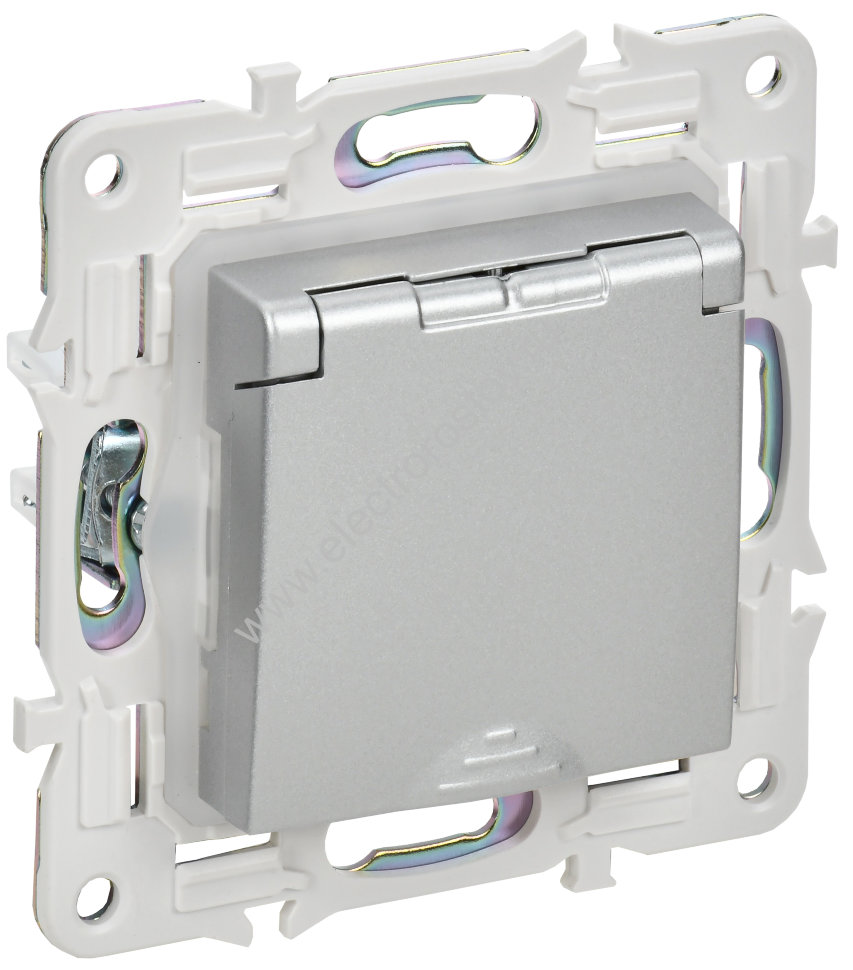 IEK SKANDY Серебряный Розетка с/з с защитными шторками и крышкой 16А IP44 SK-R11S